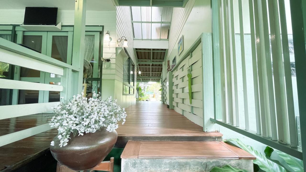 Rimsira Villa Chumphon Exterior photo